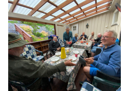 Med bunkers i hagen